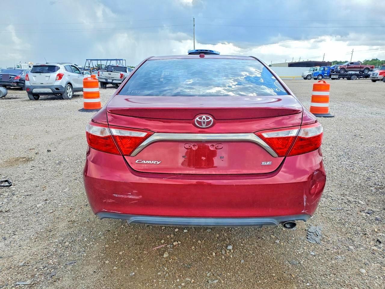 2016 TOYOTA CAMRY