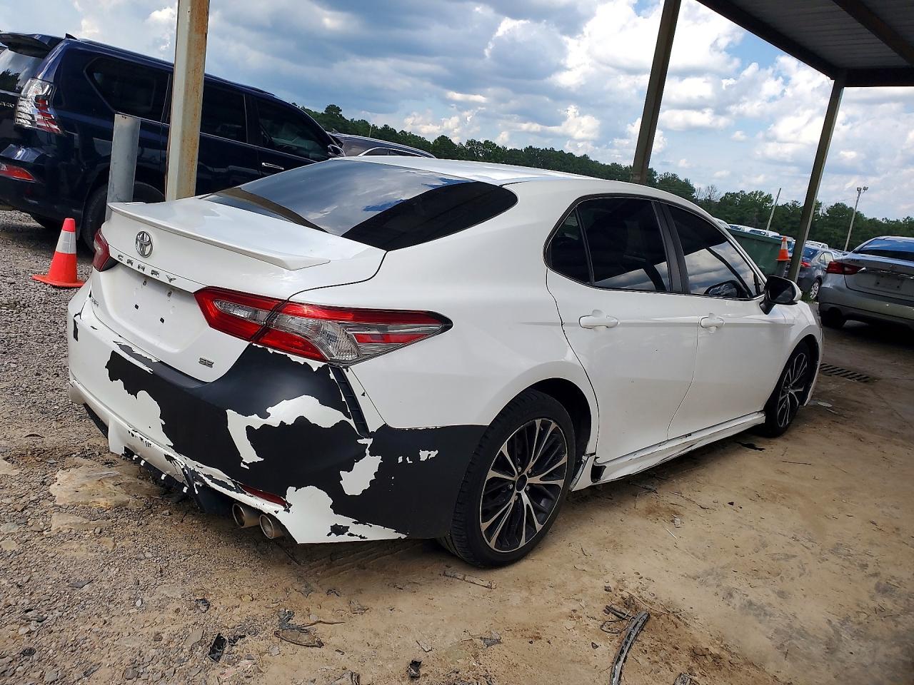 2018 TOYOTA CAMRY