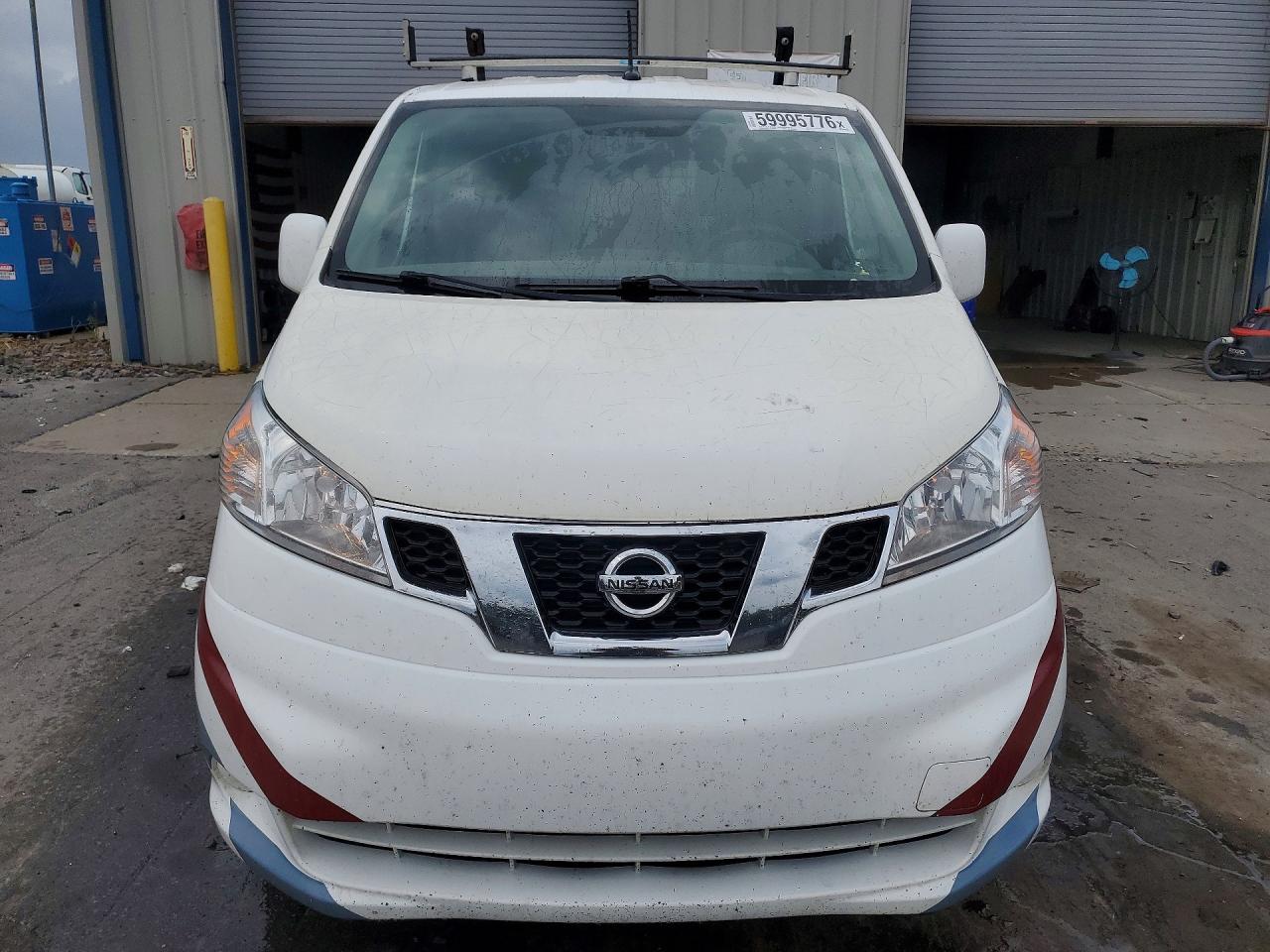 2017 NISSAN NV