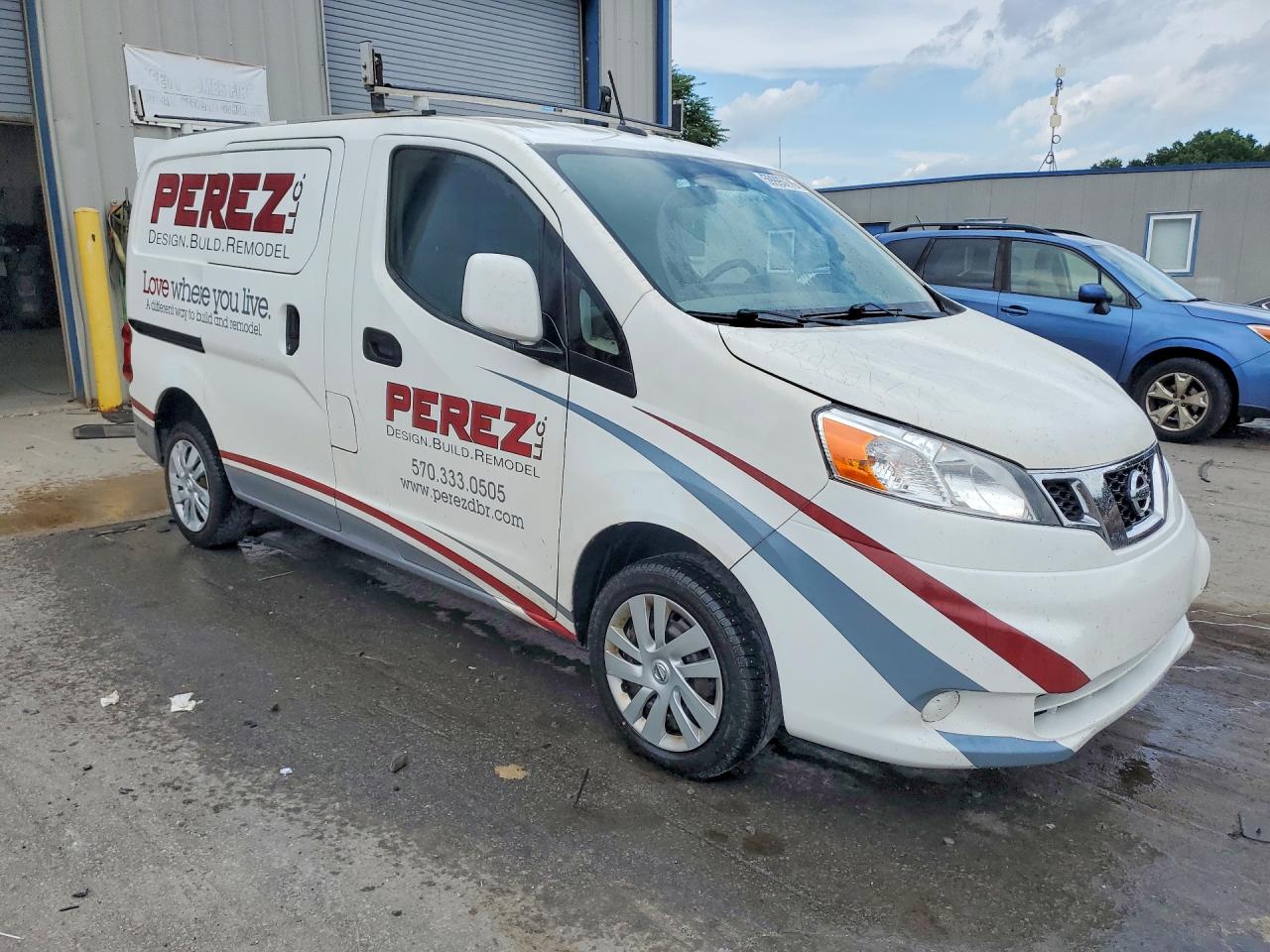 2017 NISSAN NV