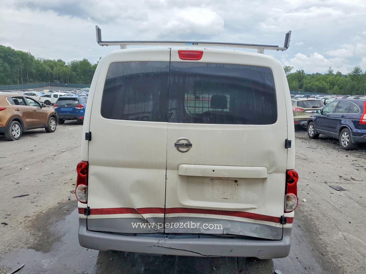 2017 NISSAN NV