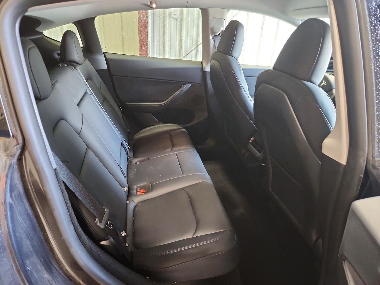2025 TESLA MODEL Y