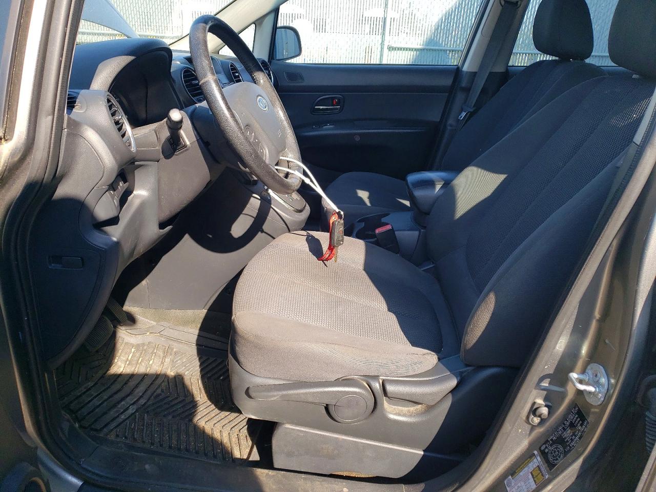2012 KIA RONDO