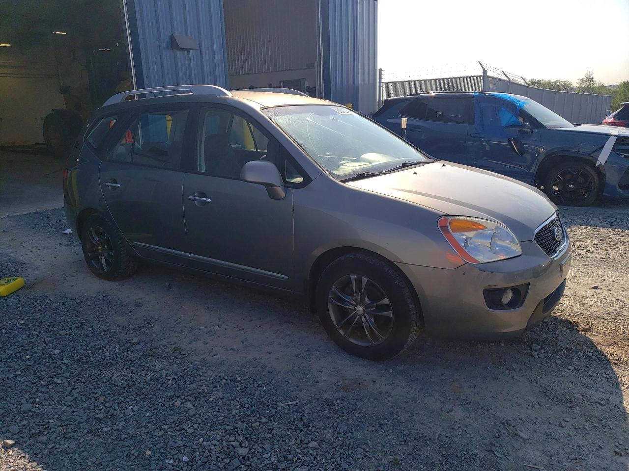 2012 KIA RONDO