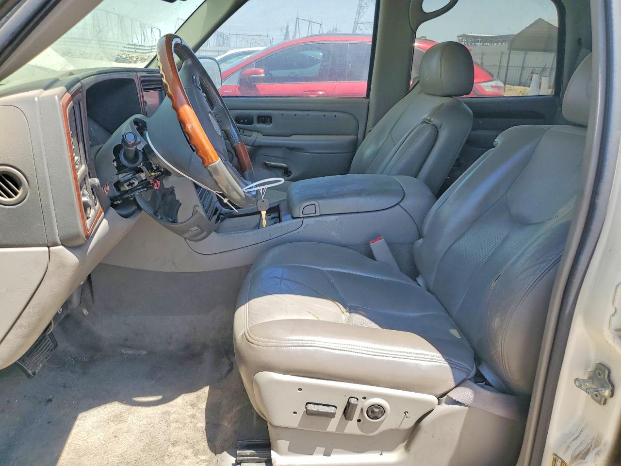 2005 CADILLAC ESCALADE