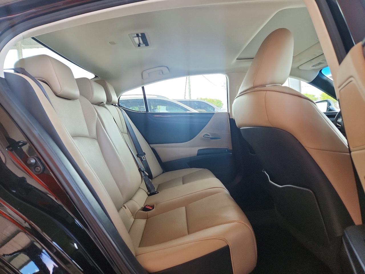 2020 LEXUS ES350