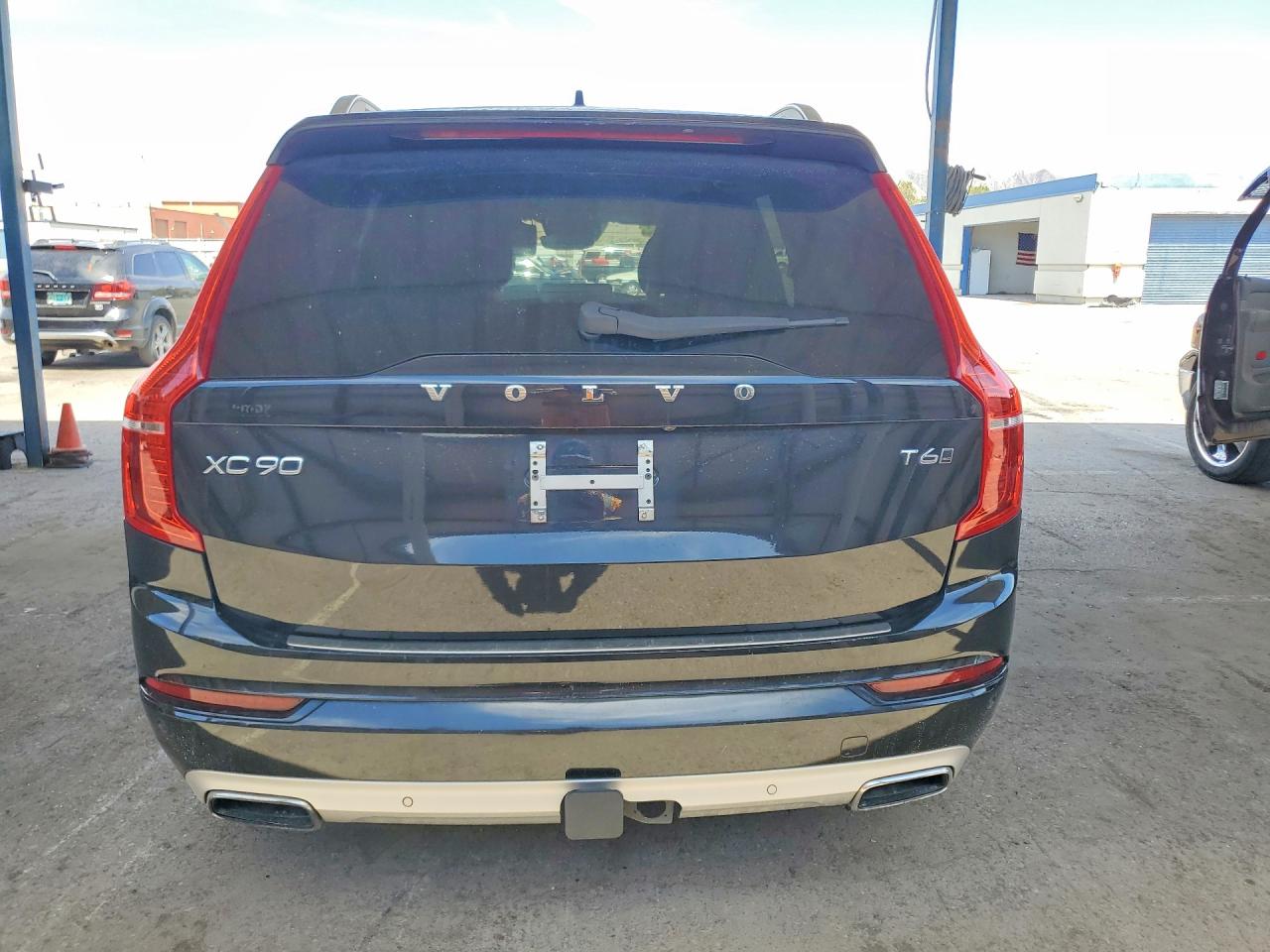 2016 VOLVO XC90