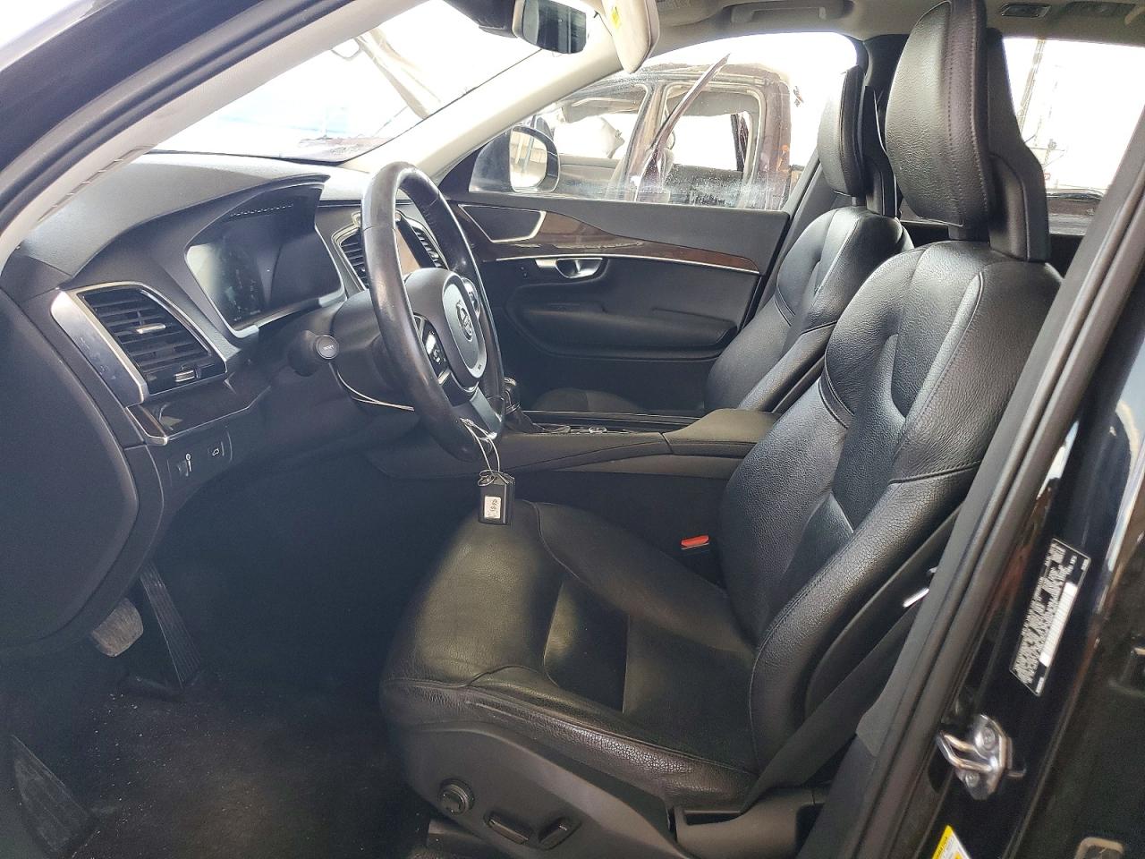 2016 VOLVO XC90
