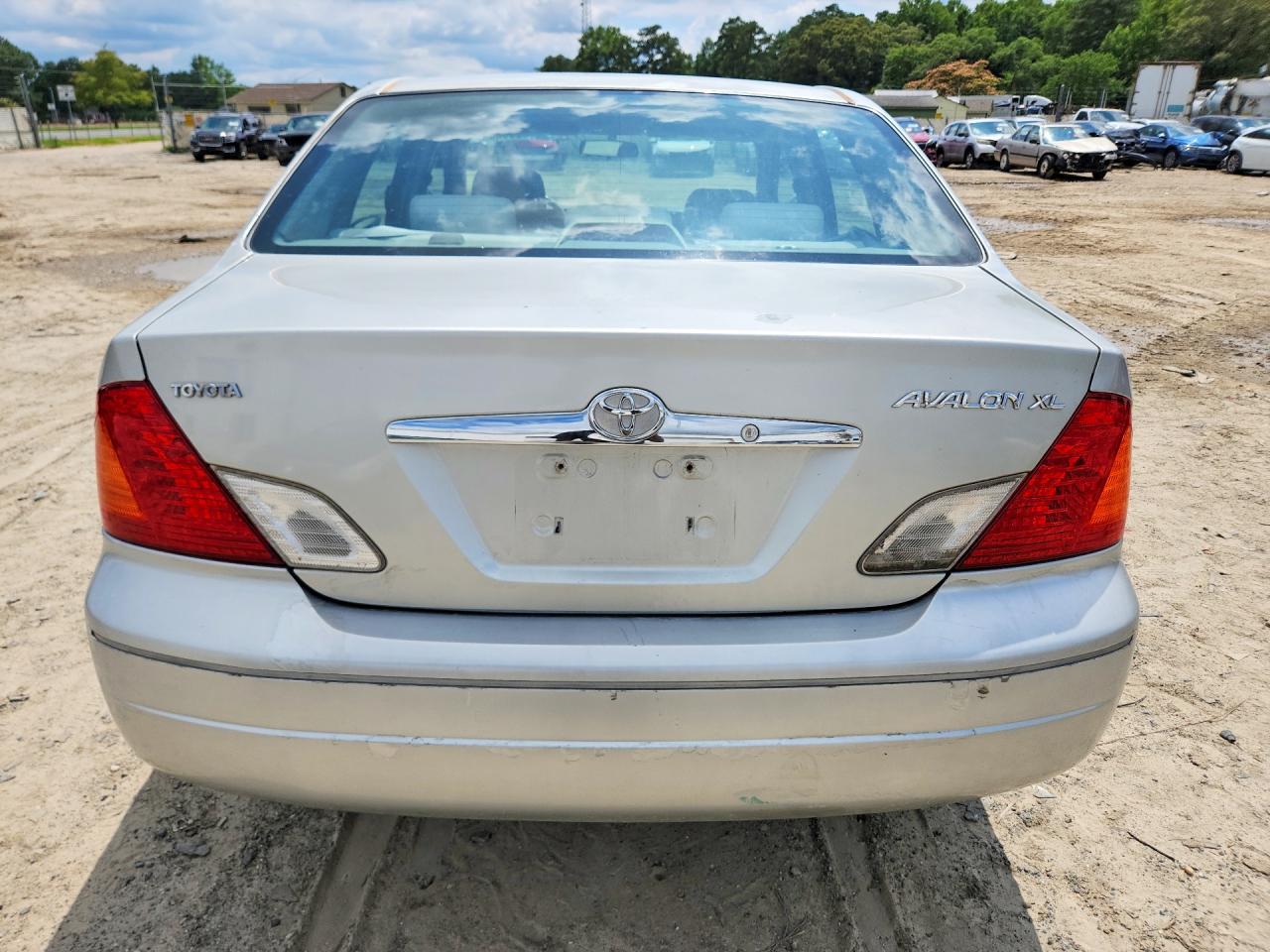 2000 TOYOTA AVALON