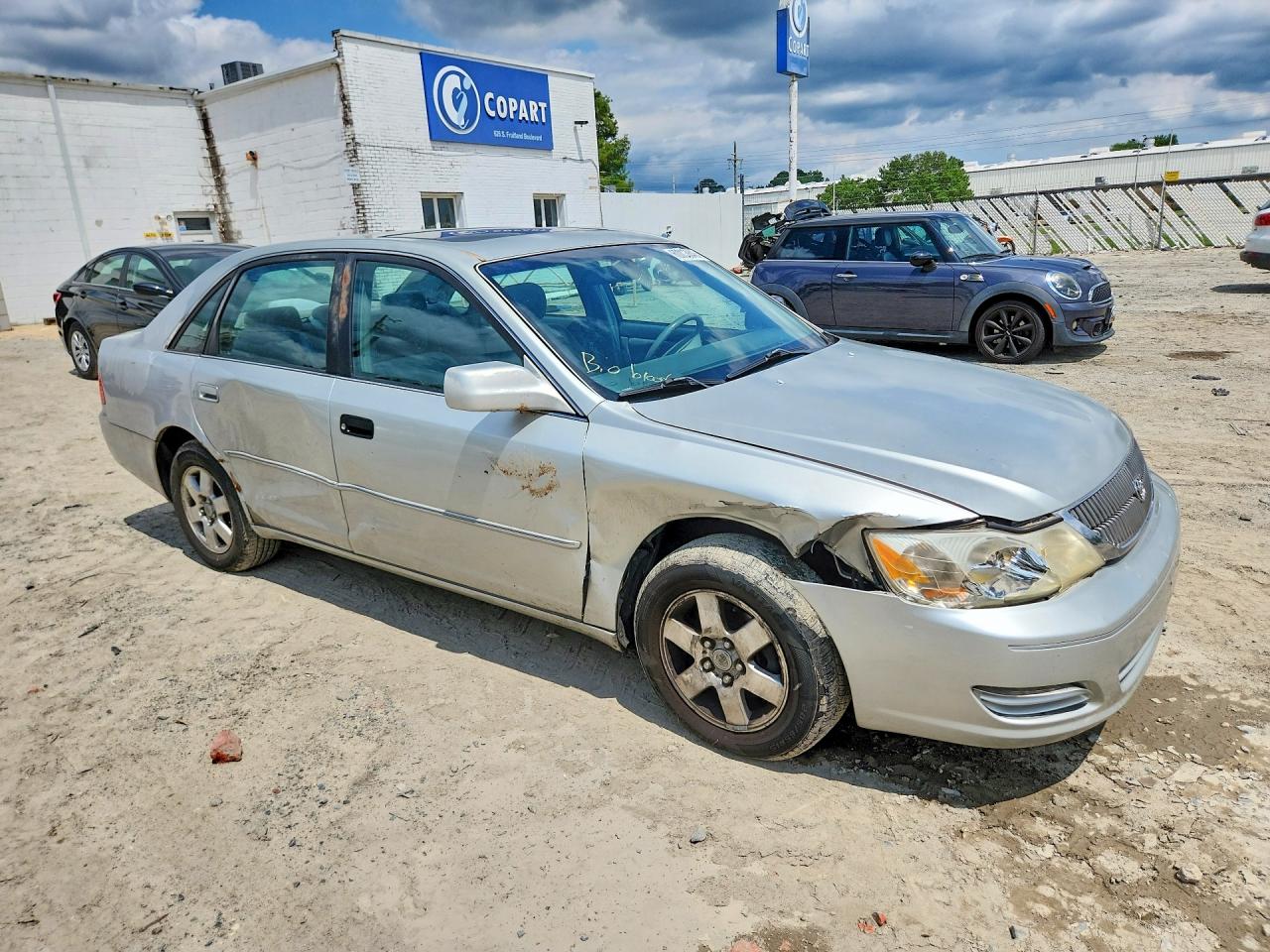 2000 TOYOTA AVALON