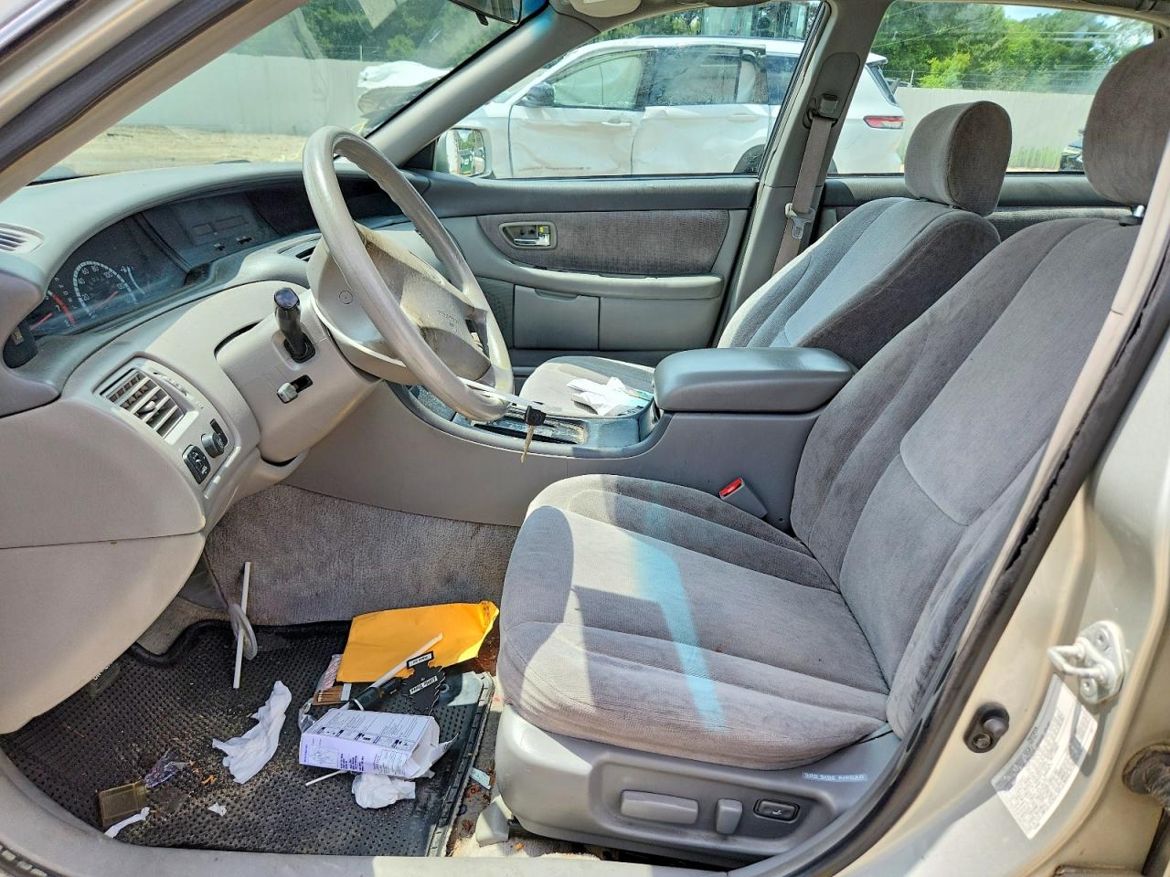 2000 TOYOTA AVALON