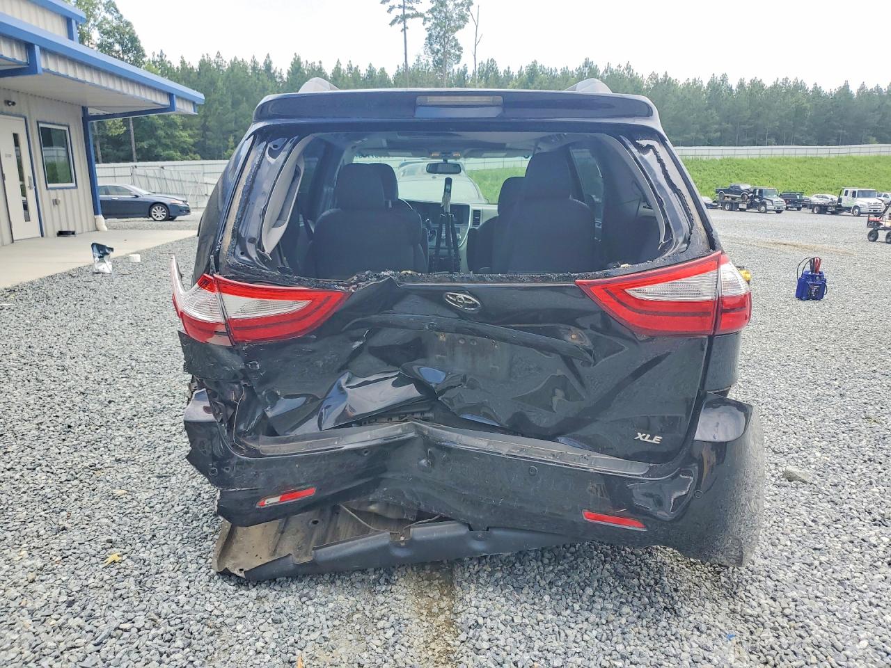 2017 TOYOTA SIENNA