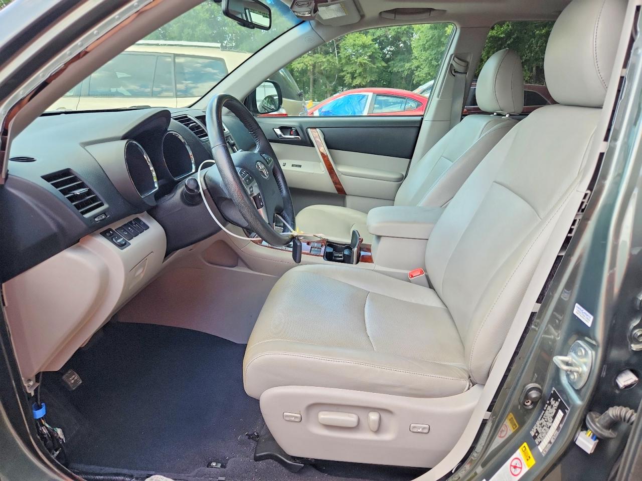 2013 TOYOTA HIGHLANDER