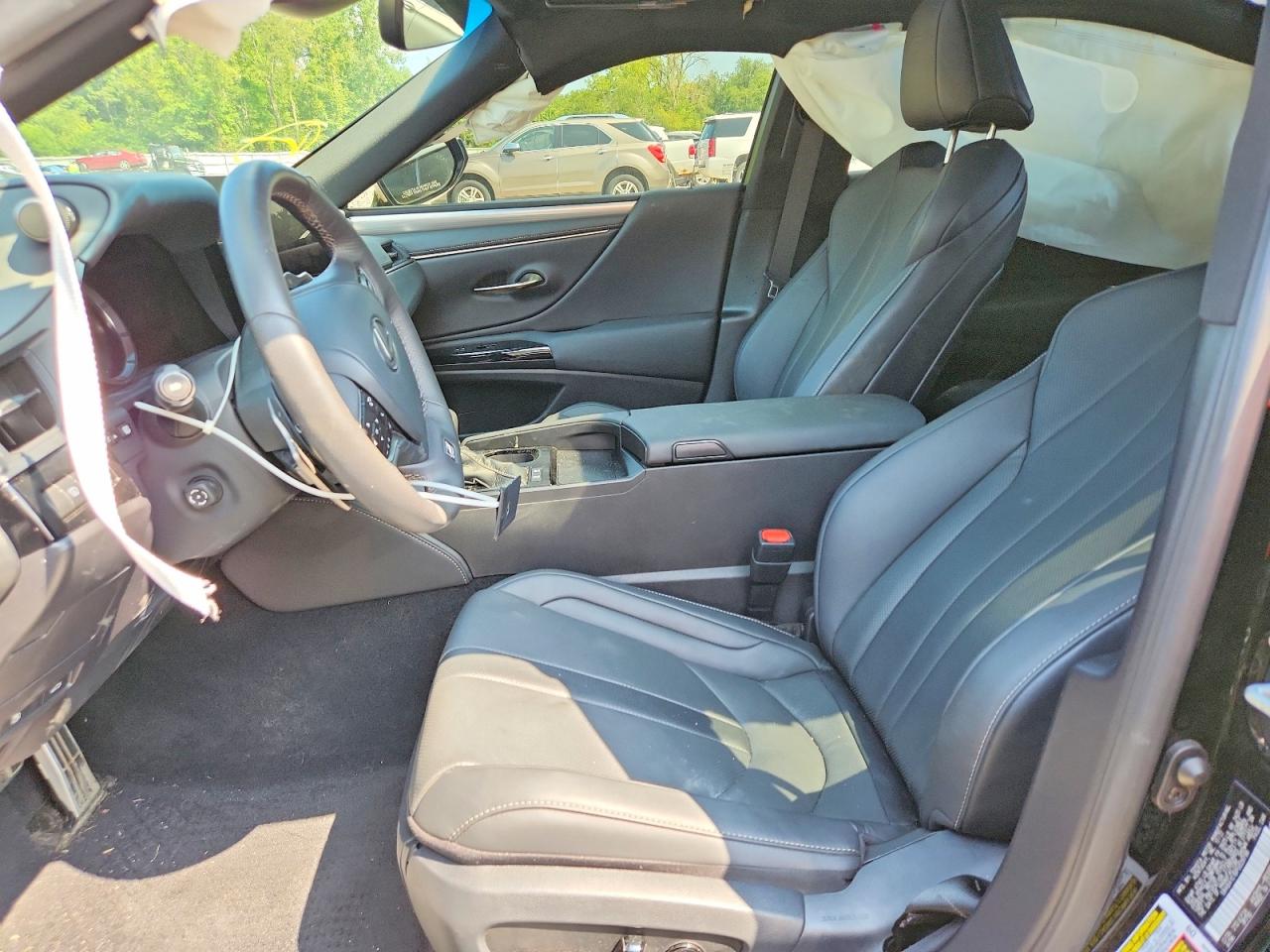 2023 LEXUS ES300