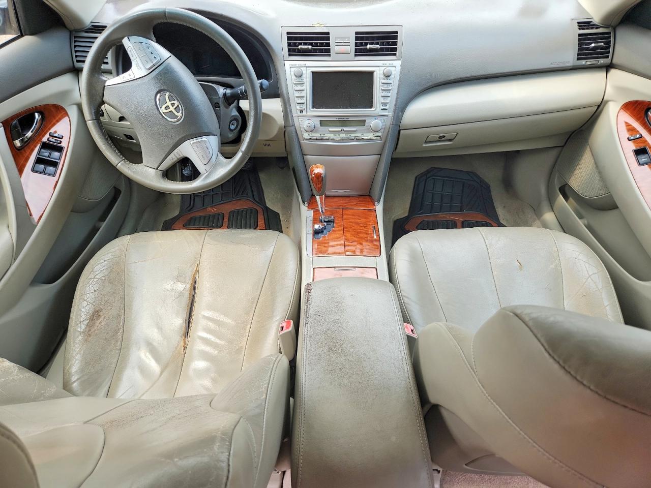 2011 TOYOTA CAMRY
