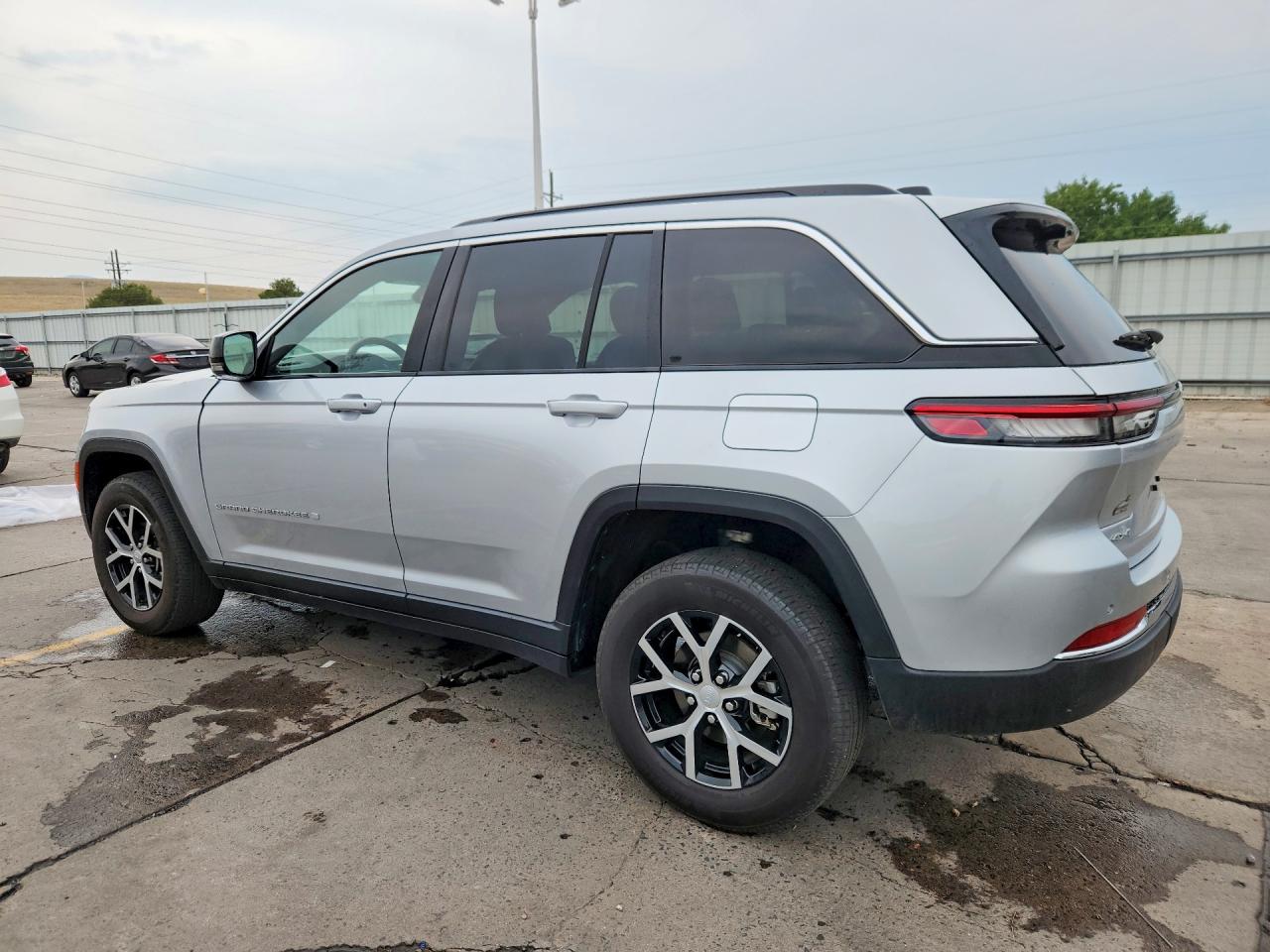 2024 JEEP CHEROKEE