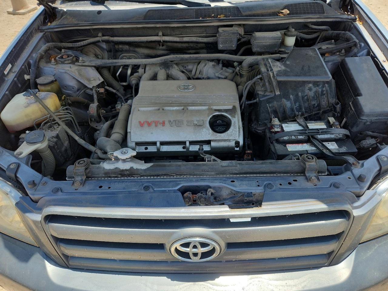 2004 TOYOTA HIGHLANDER