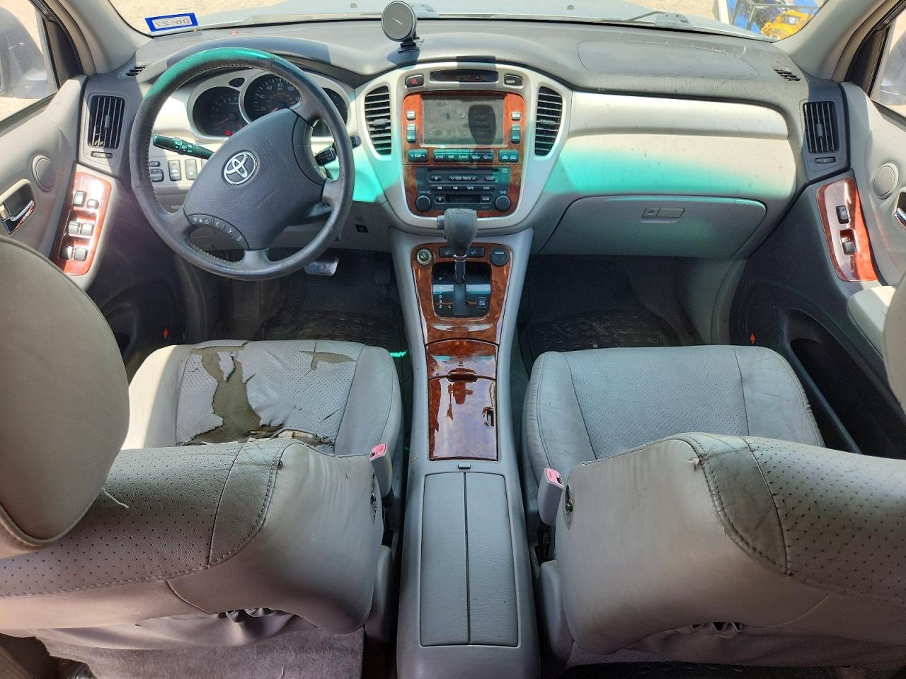 2004 TOYOTA HIGHLANDER