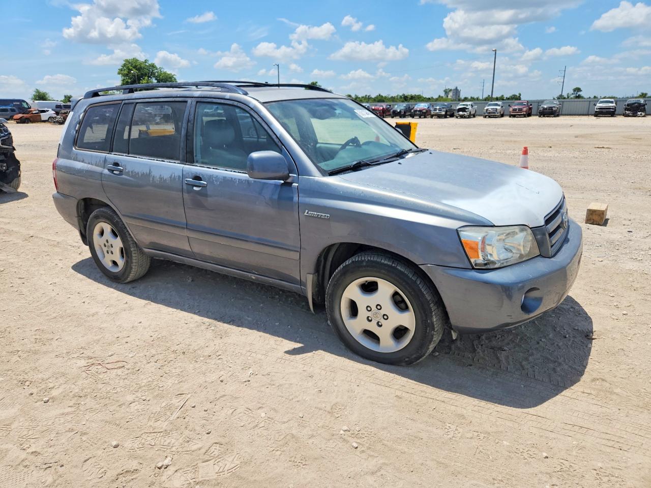 2004 TOYOTA HIGHLANDER