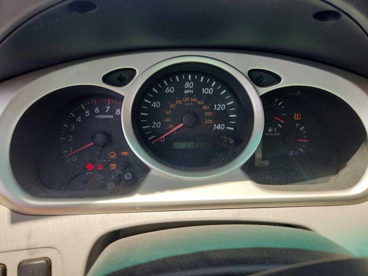 2004 TOYOTA HIGHLANDER