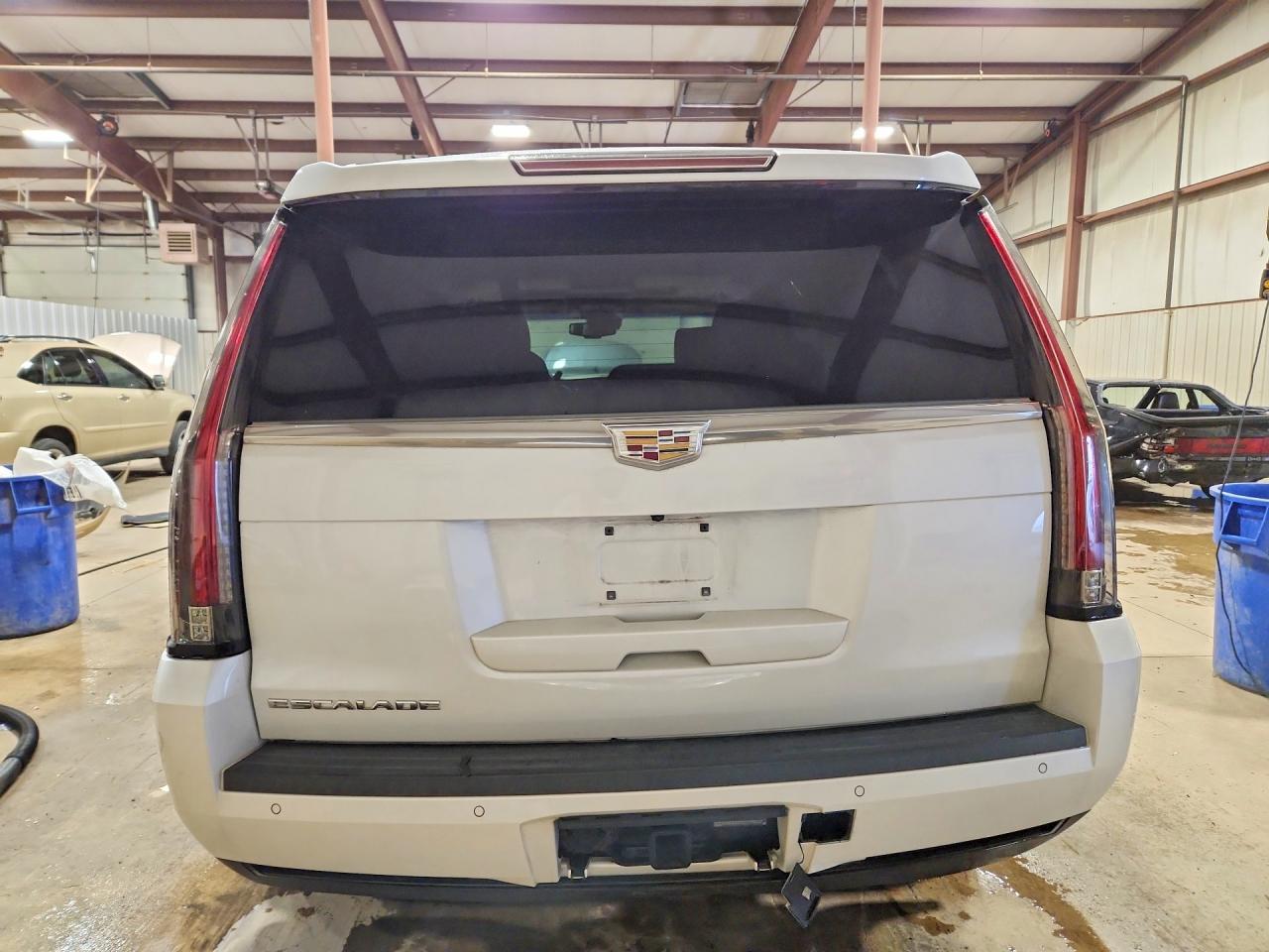 2016 CADILLAC ESCALADE