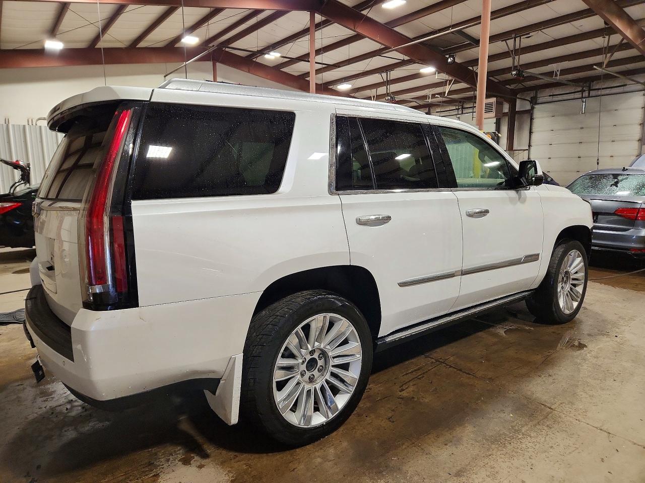 2016 CADILLAC ESCALADE