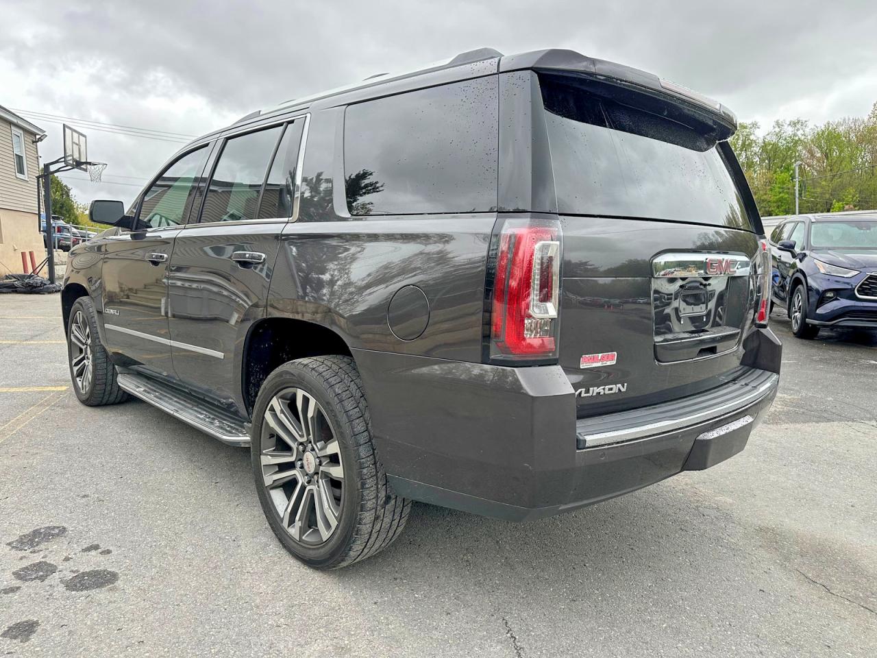 2016 GMC YUKON