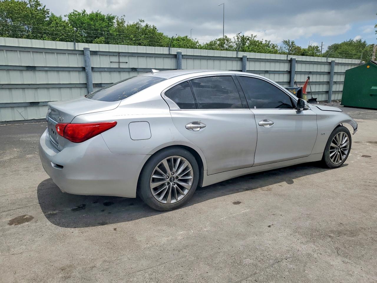 2017 INFINITI Q50