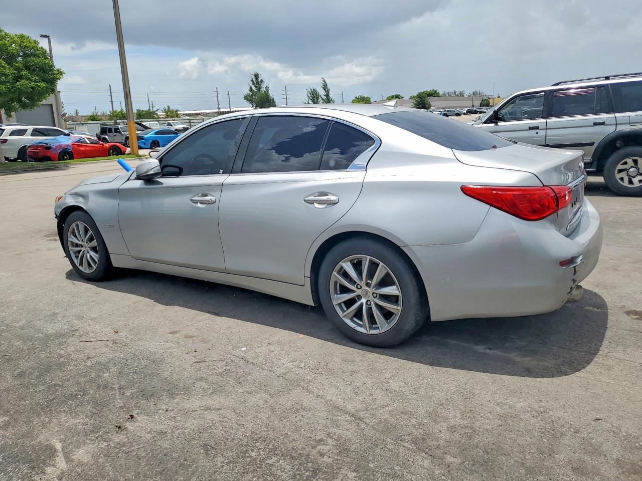 2017 INFINITI Q50