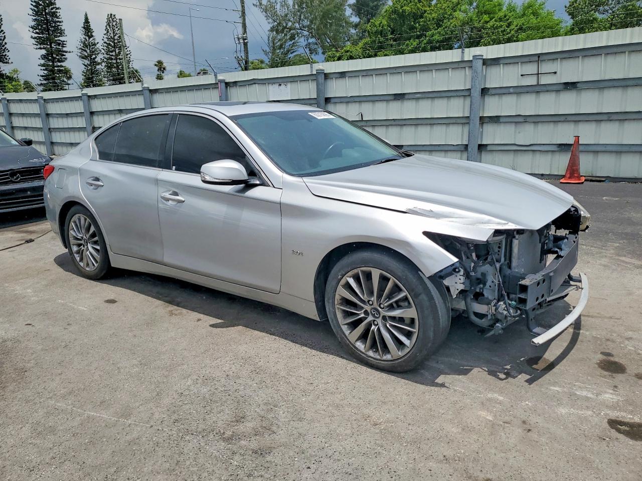 2017 INFINITI Q50