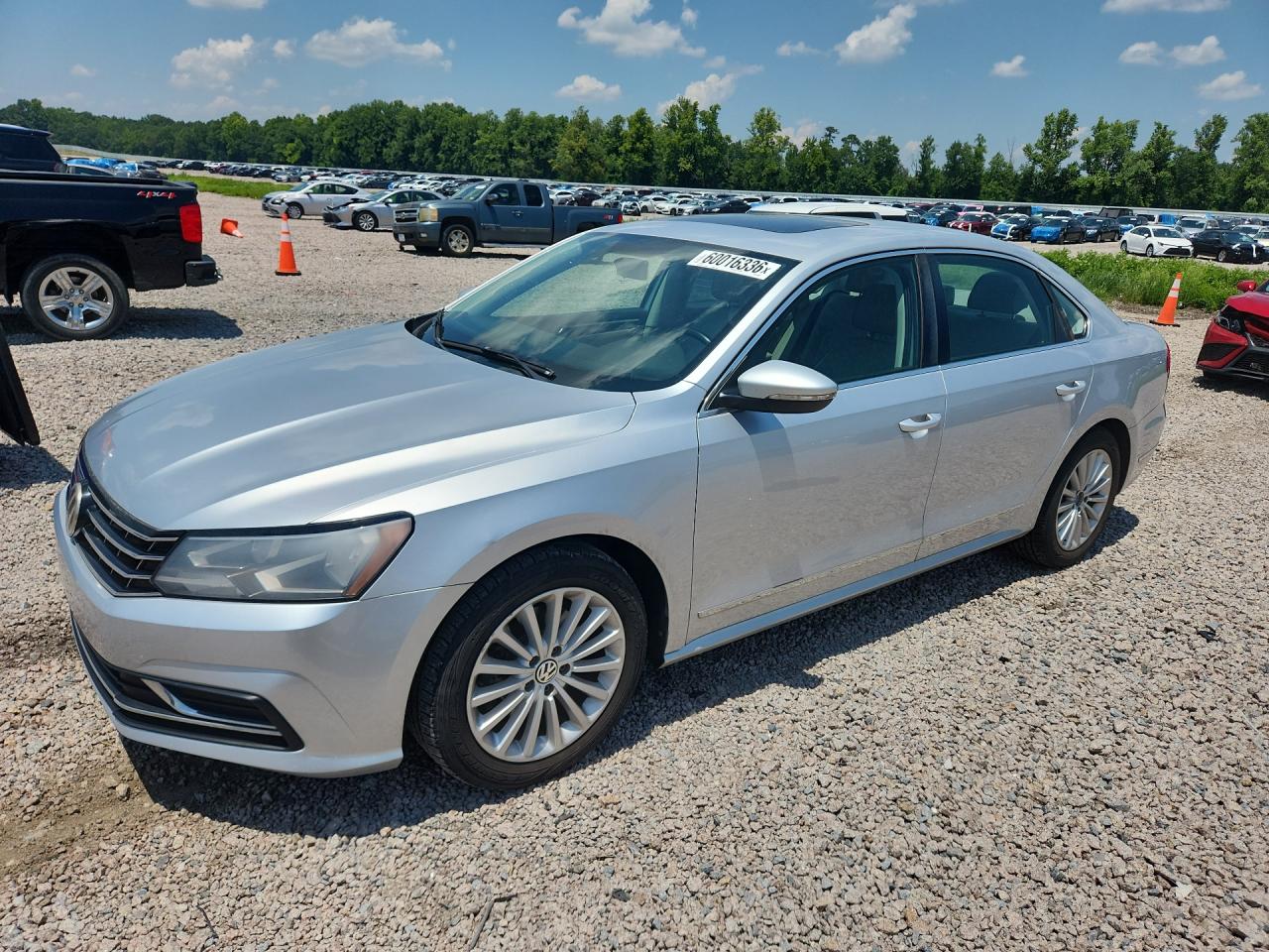 2016 VOLKSWAGEN PASSAT