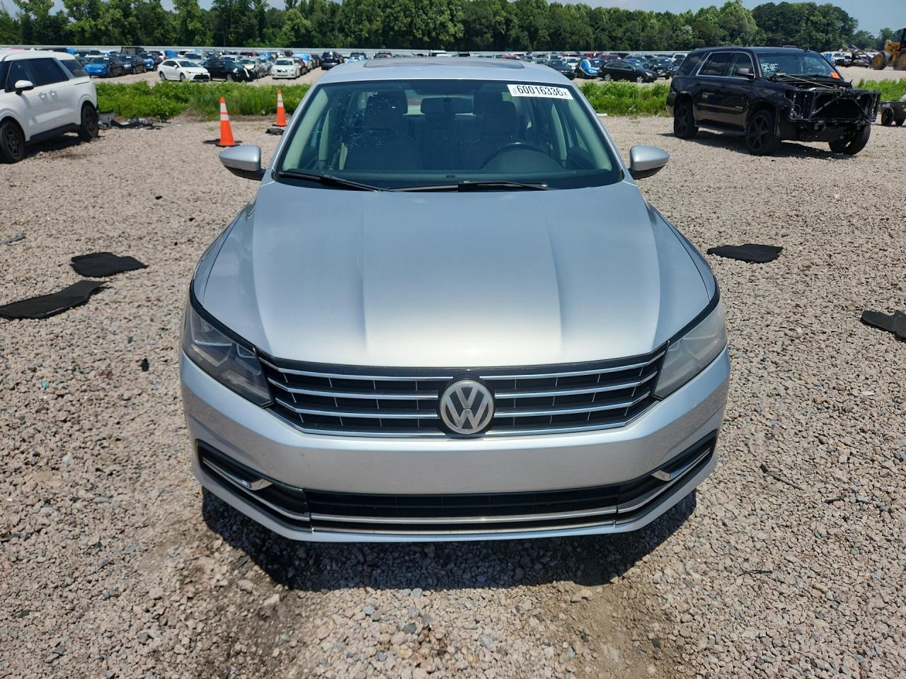2016 VOLKSWAGEN PASSAT