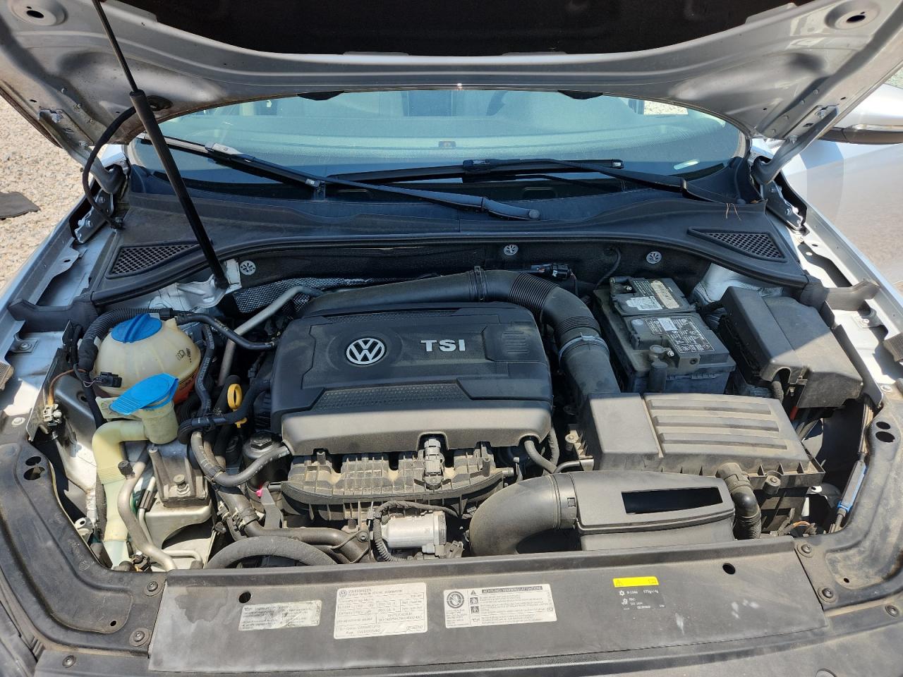 2016 VOLKSWAGEN PASSAT