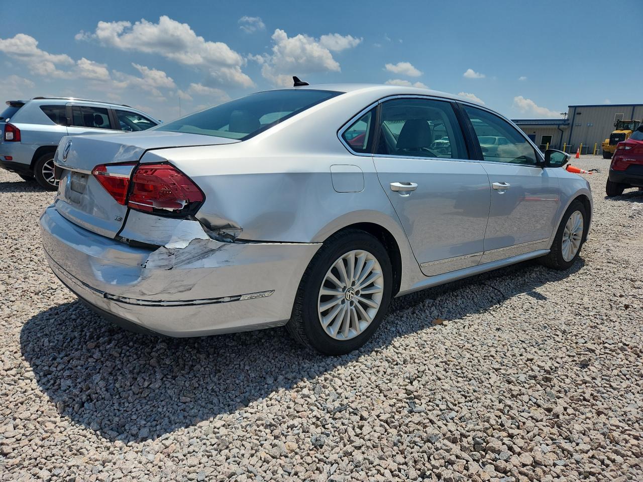 2016 VOLKSWAGEN PASSAT