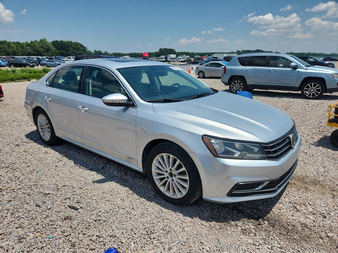 2016 VOLKSWAGEN PASSAT