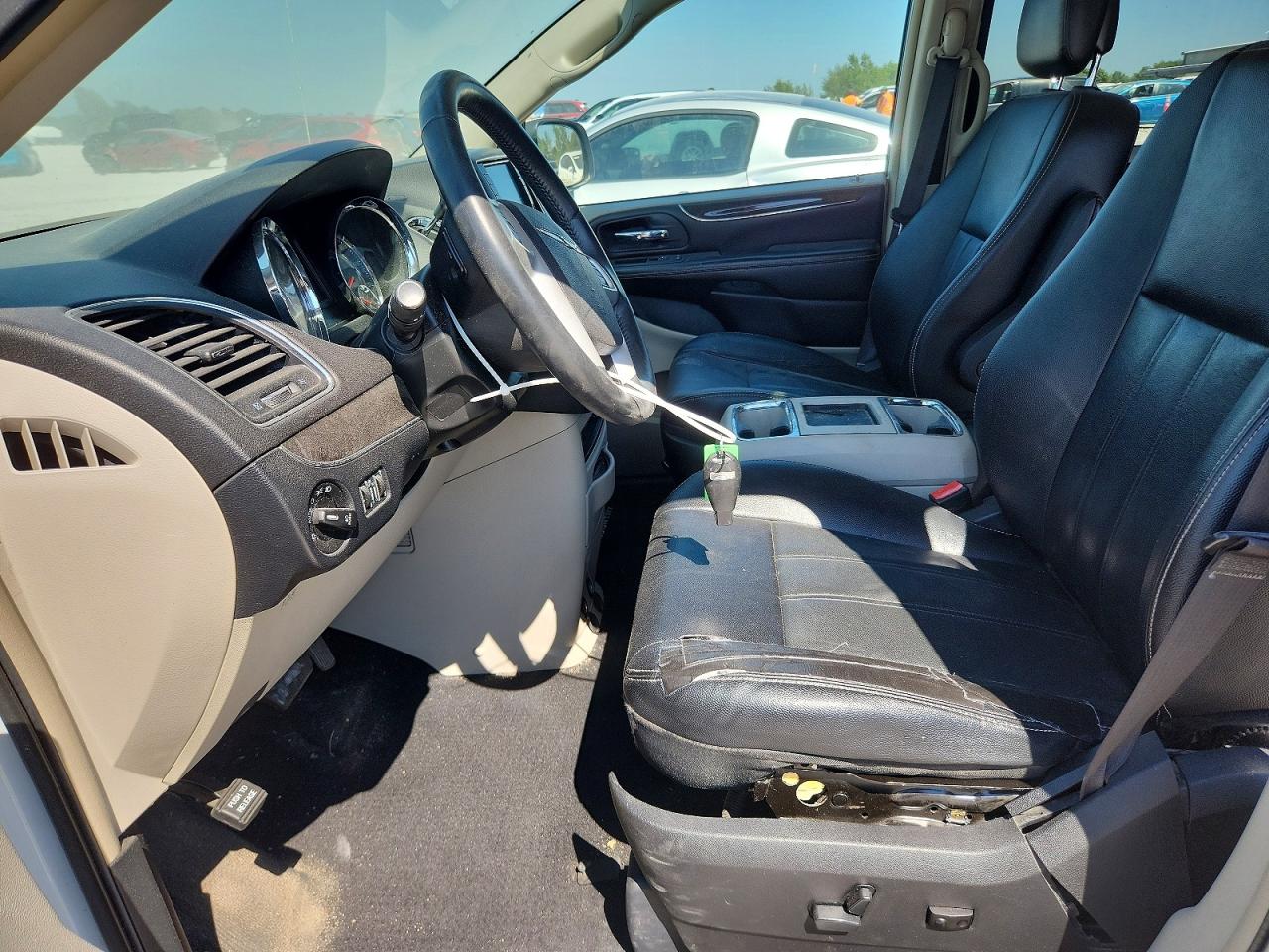 2016 CHRYSLER MINIVAN