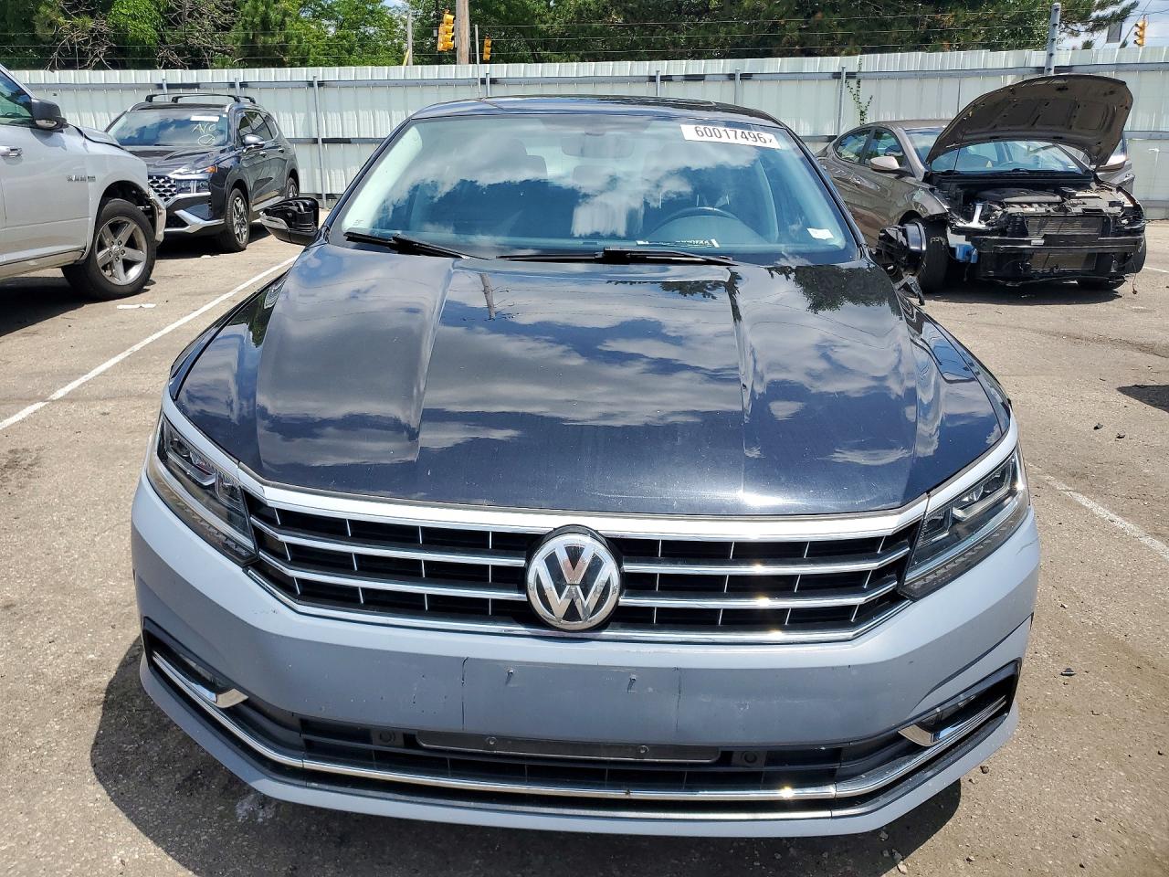 2017 VOLKSWAGEN PASSAT