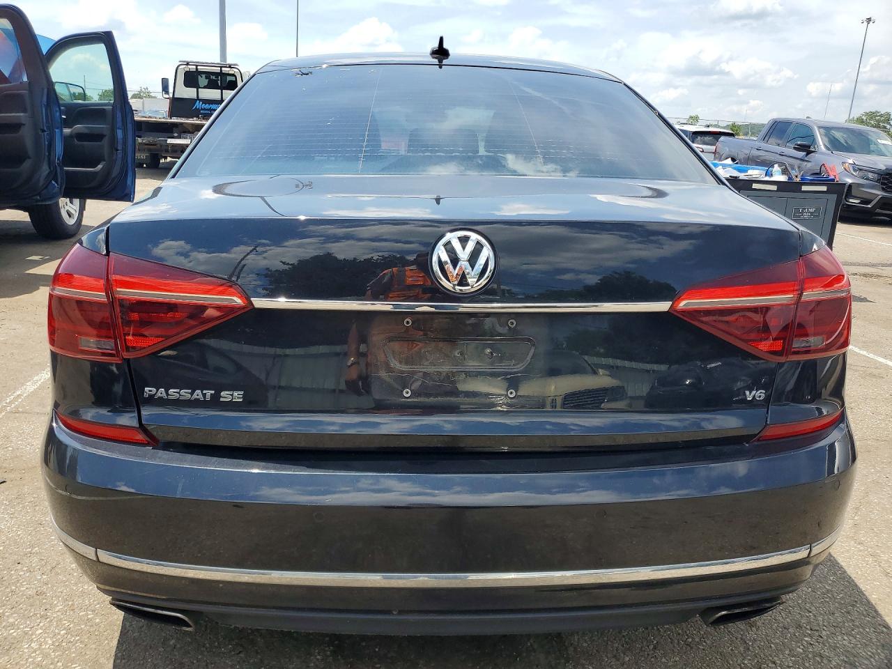 2017 VOLKSWAGEN PASSAT