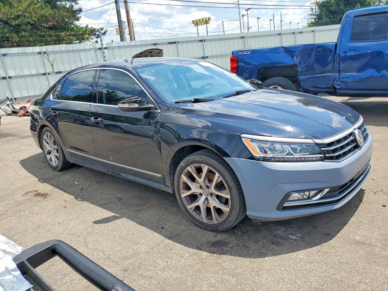 2017 VOLKSWAGEN PASSAT