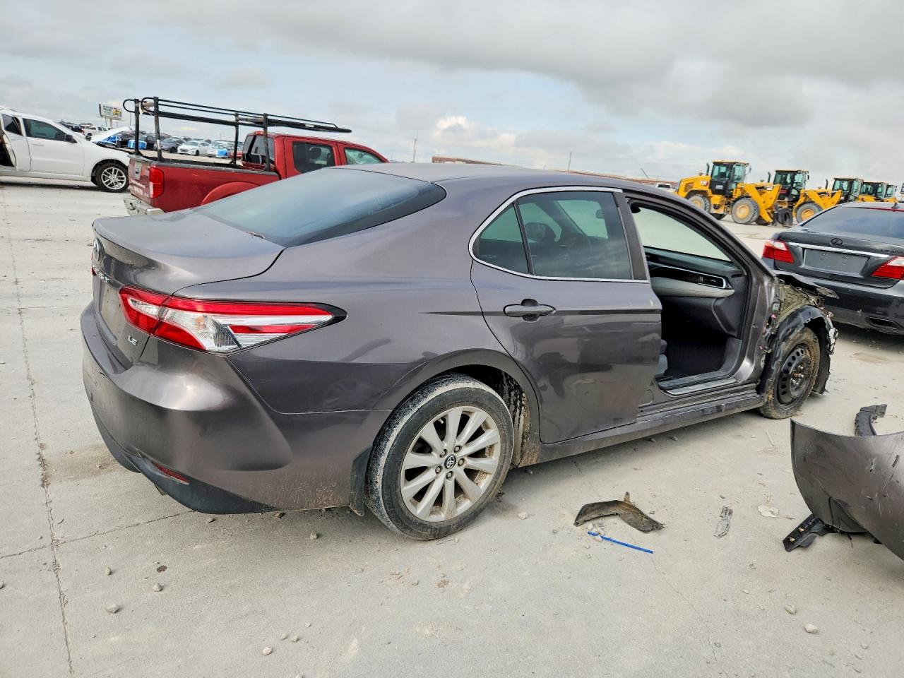 2018 TOYOTA CAMRY
