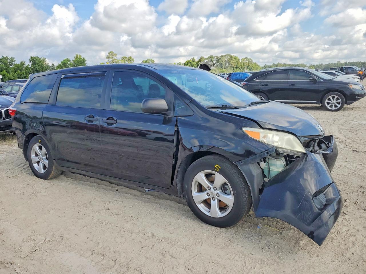 2015 TOYOTA SIENNA