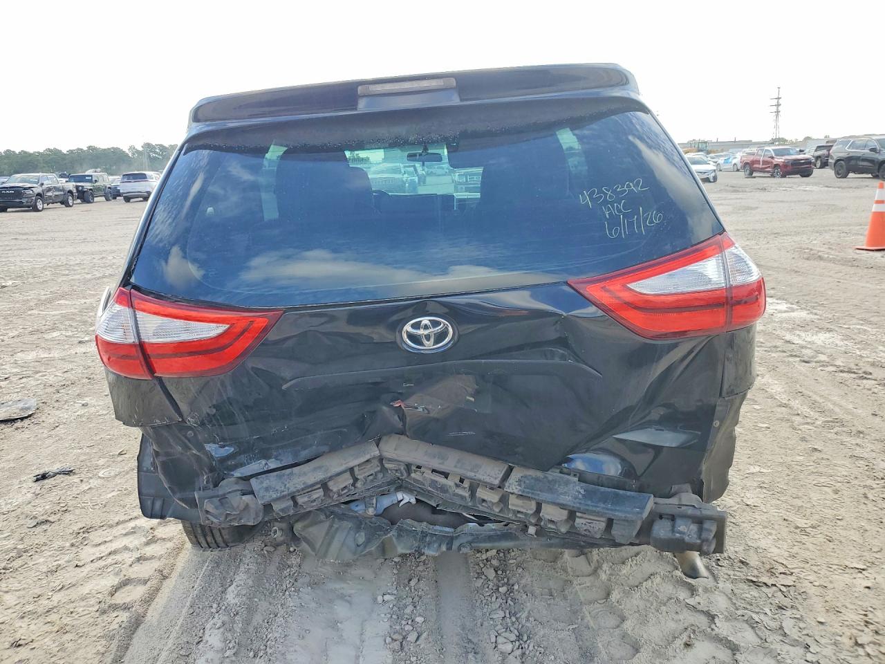 2015 TOYOTA SIENNA
