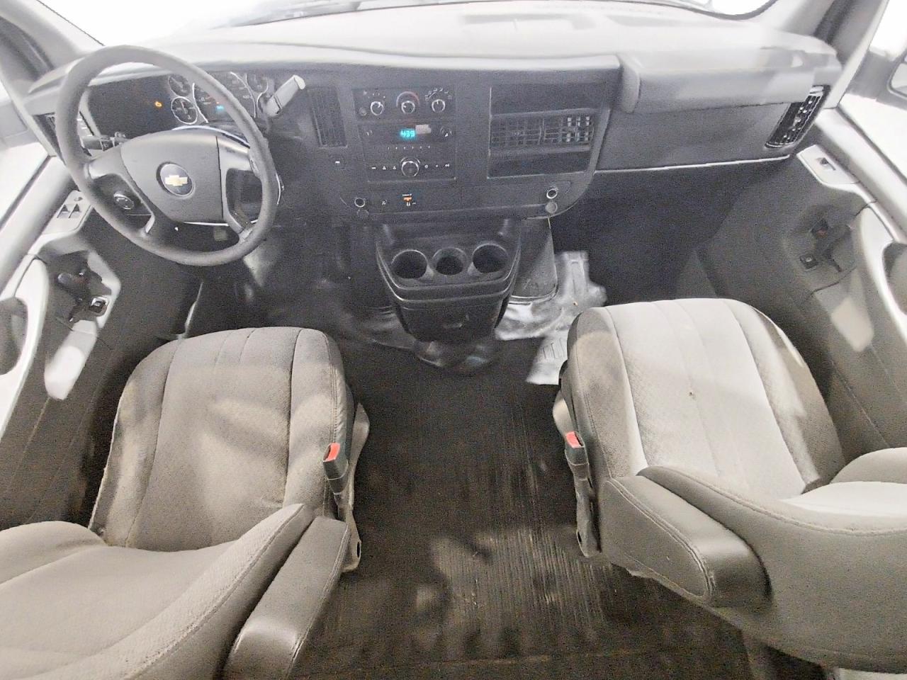 2011 CHEVROLET EXPRESS