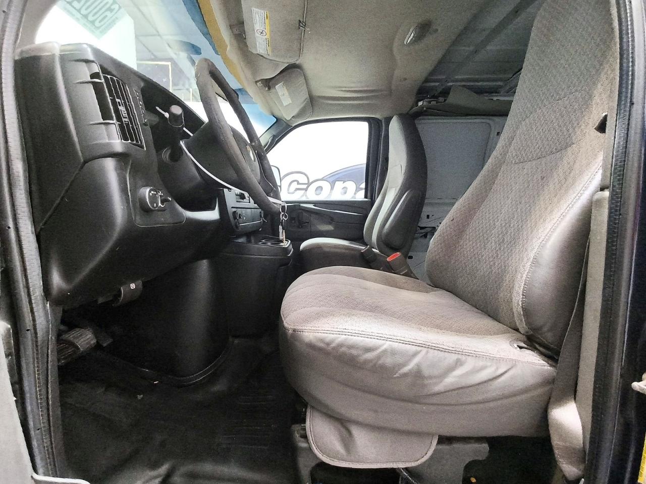 2011 CHEVROLET EXPRESS