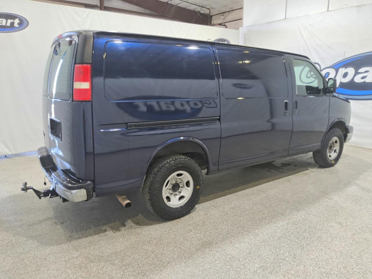 2011 CHEVROLET EXPRESS