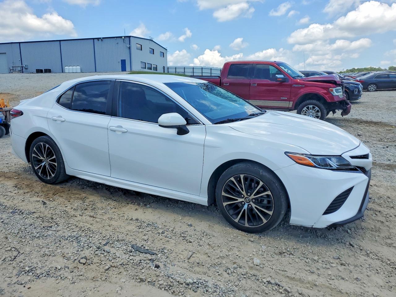 2019 TOYOTA CAMRY