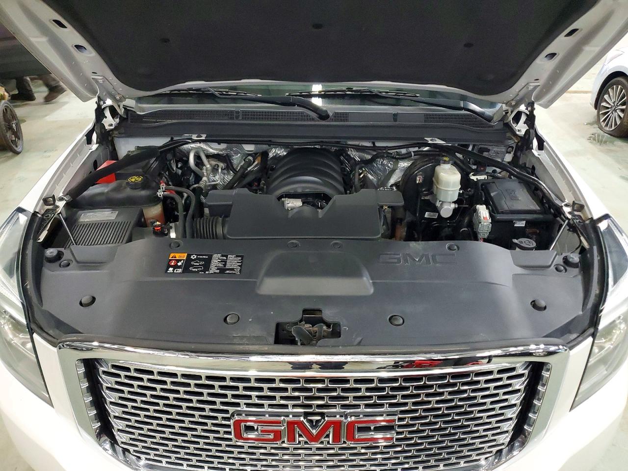 2016 GMC YUKON
