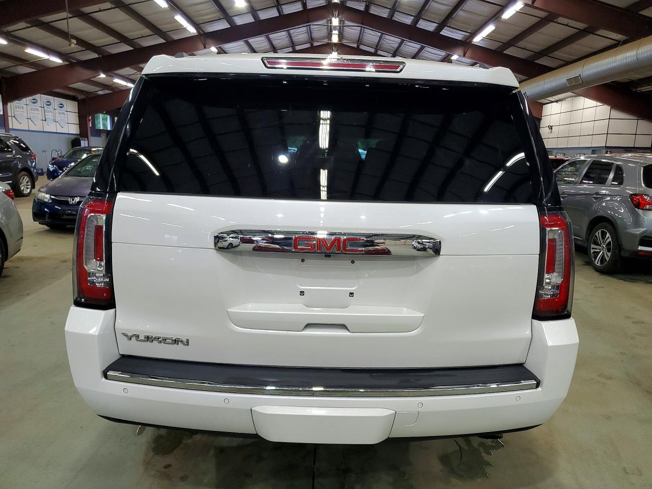 2016 GMC YUKON