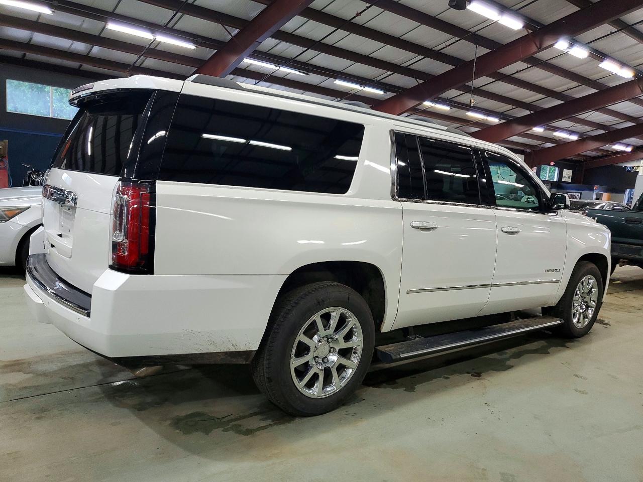 2016 GMC YUKON