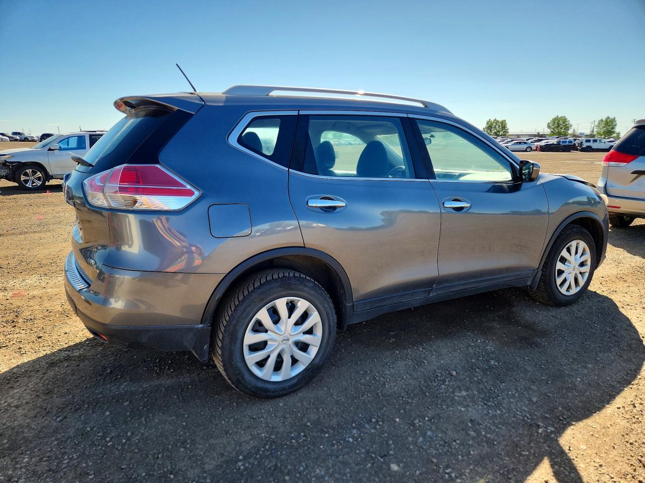 2016 NISSAN ROGUE